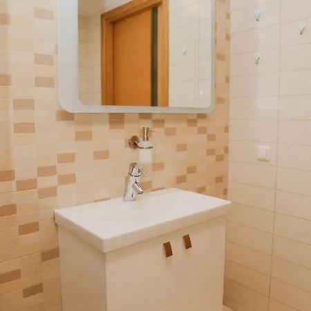 Vesiroos - Free Parking Parnawa